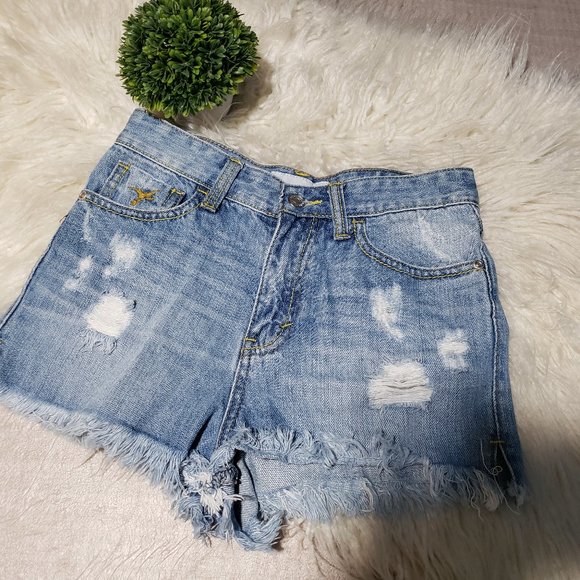 Bui Yah Kah High Rise distressed frayed hem shorts - Picture 1 of 7